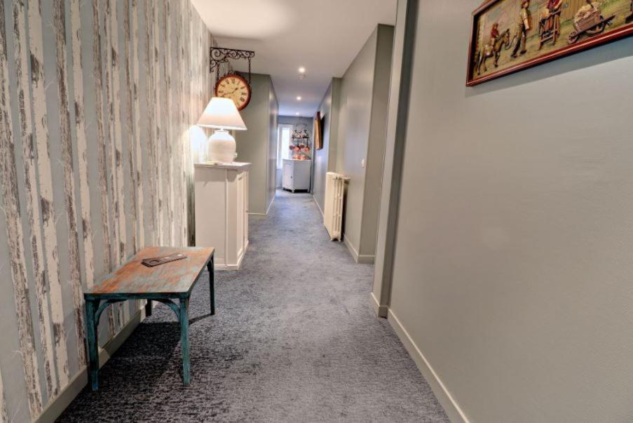 Logis Hotel De La Chapelle Милон-ла-Шапель Экстерьер фото